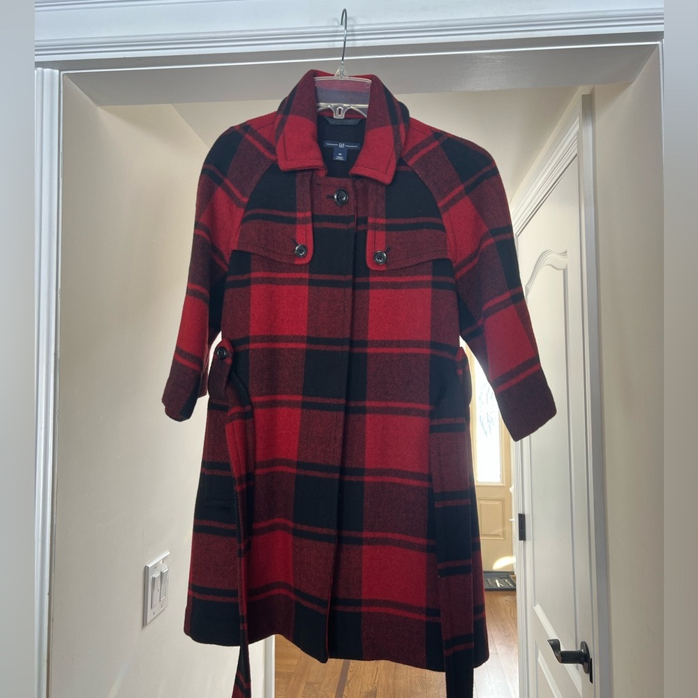 Gap red and black plaid pea coat with 3/4 length arms and a tie